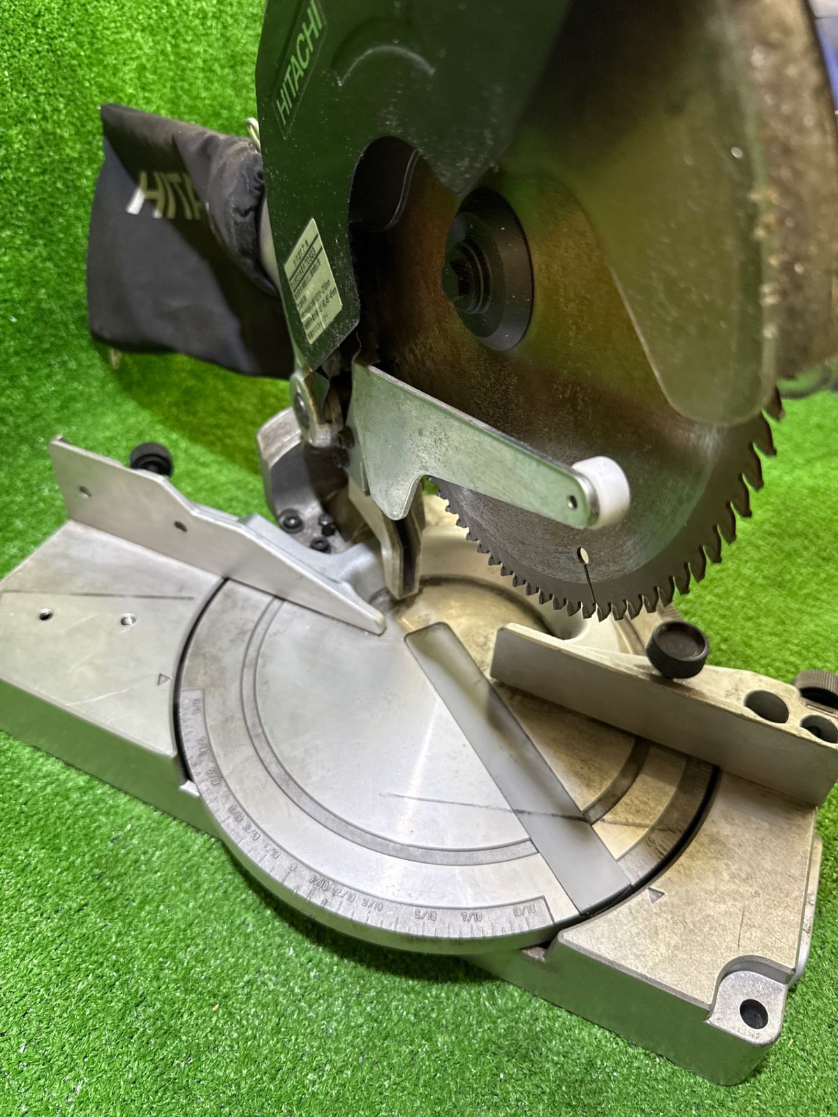  ｻ-134 日立工機 FC 8 216 mm 卓上丸のこ マルノコ 切断工具 切断機