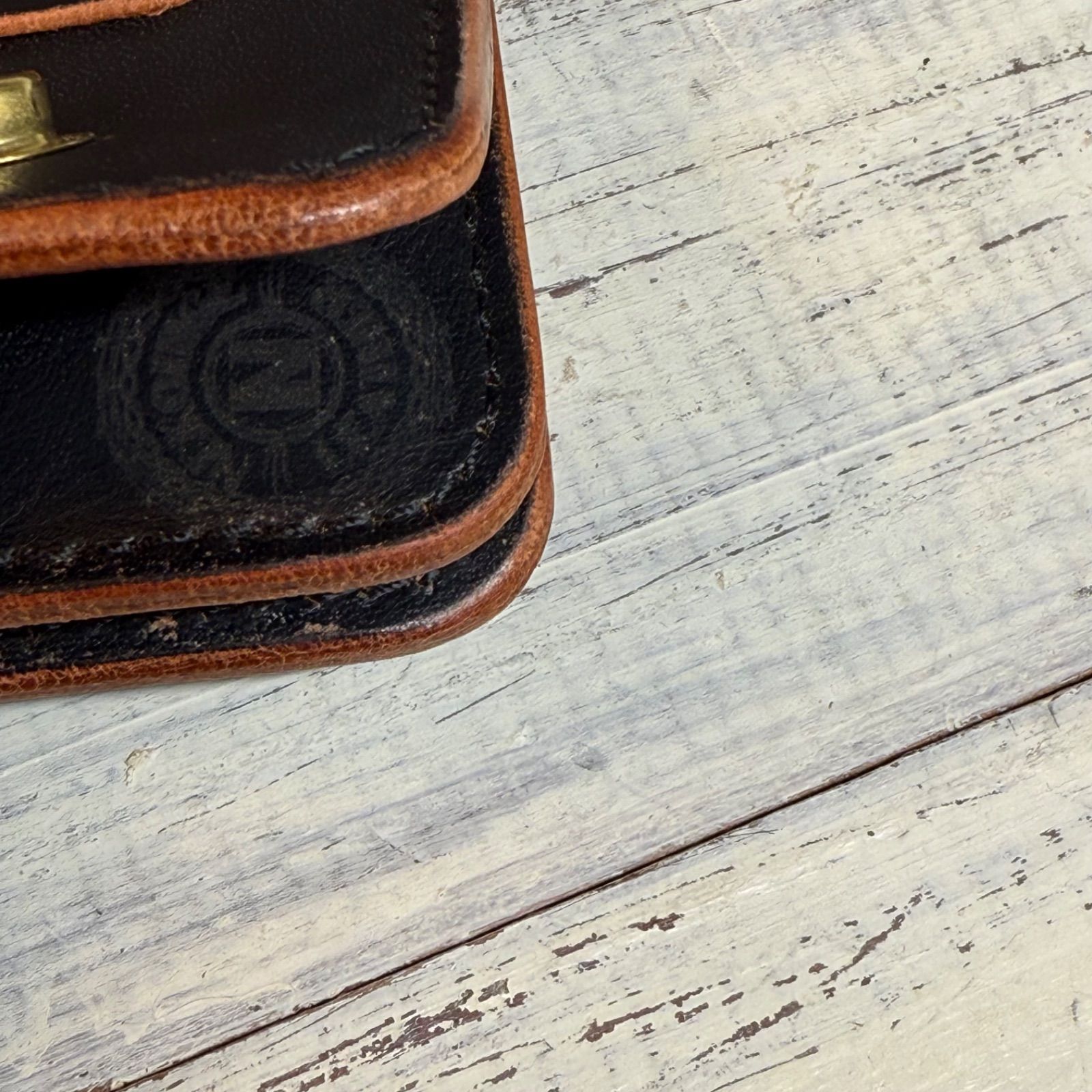 トラッカーウォレット ロング 3層】 ブラック 茶芯 ゴールド