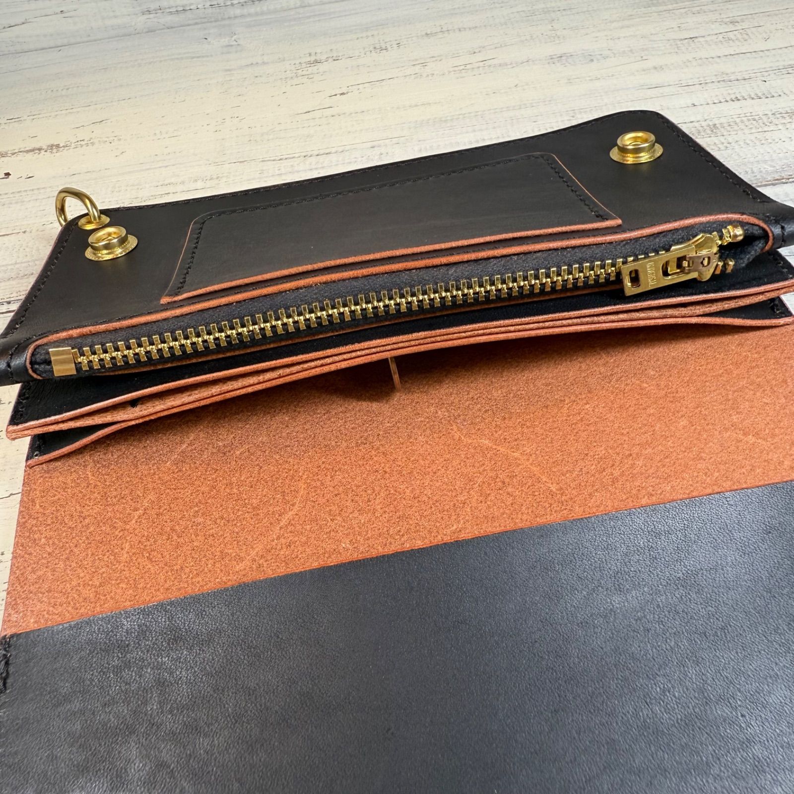 トラッカーウォレット ロング 3層】 ブラック 茶芯 ゴールド