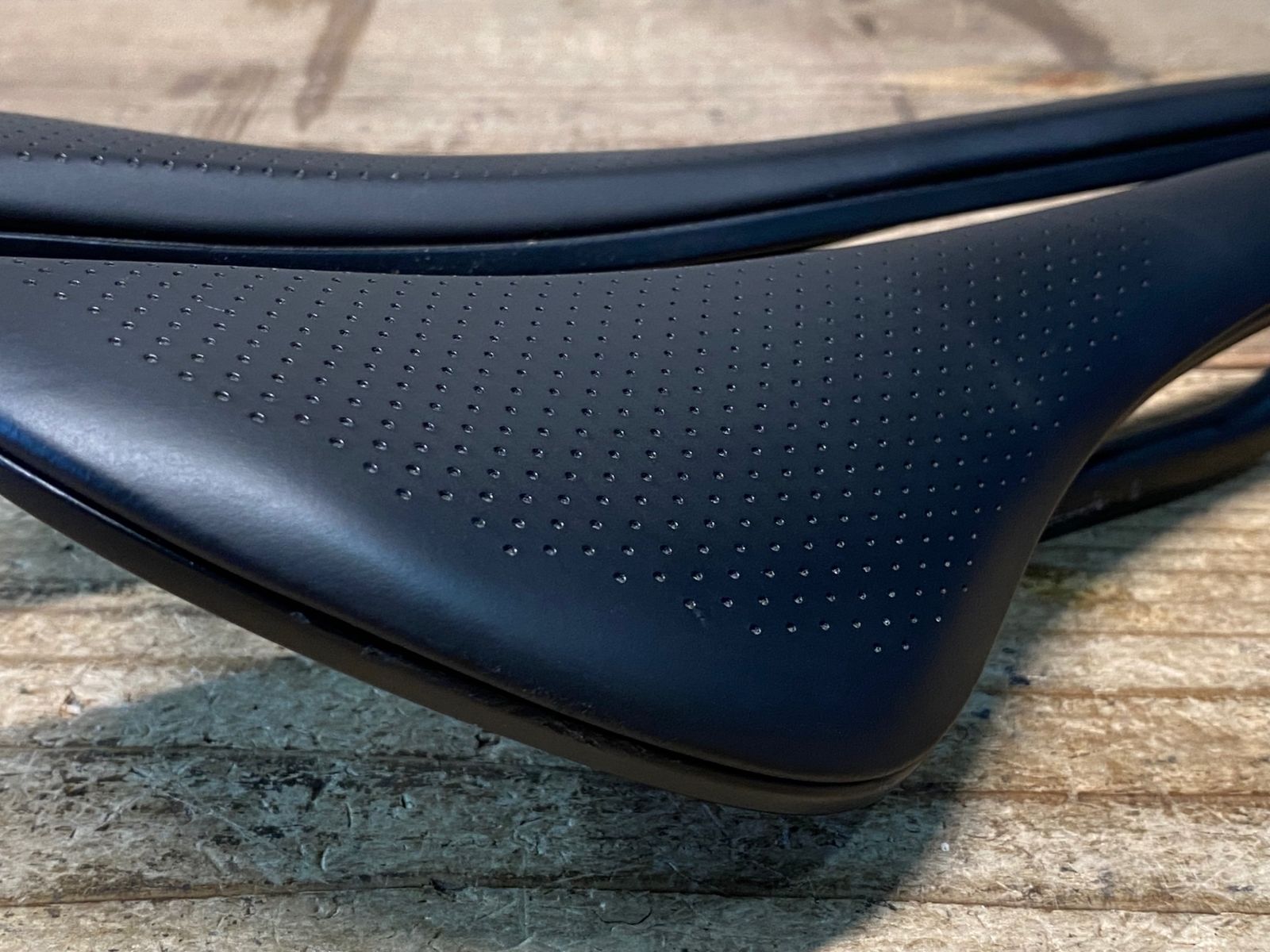 JP895 ボントレガー BONTRAGER AEOLUS PRO サドル カーボンレール