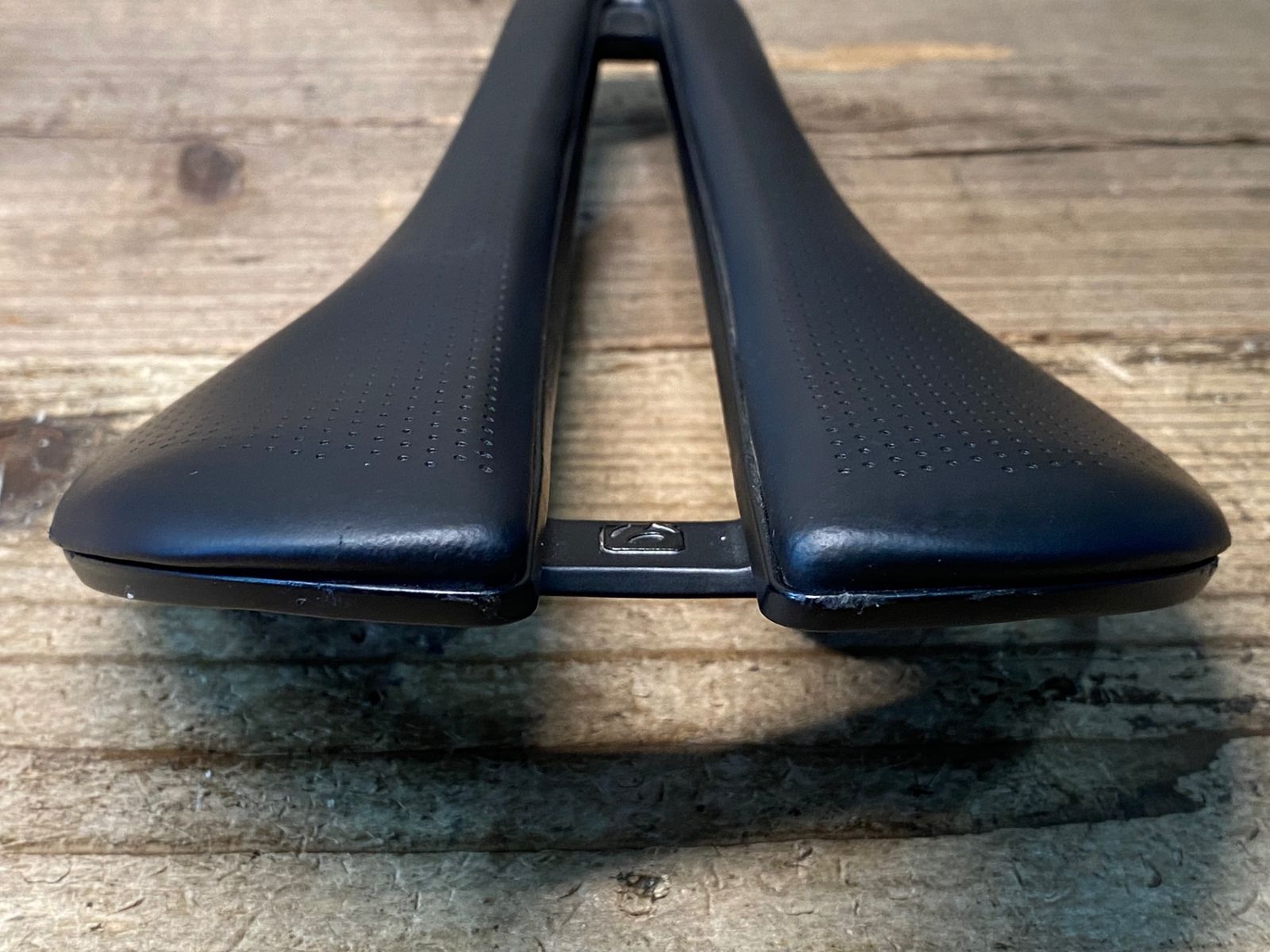 JP895 ボントレガー BONTRAGER AEOLUS PRO サドル カーボンレール