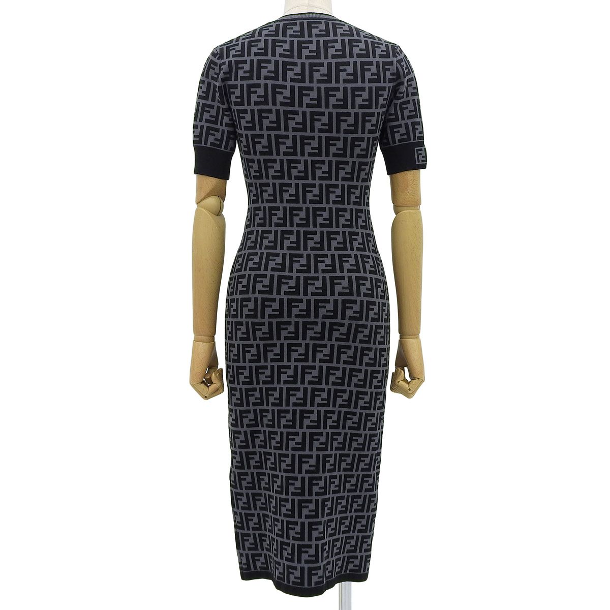 【FENDI】フェンディ ズッカ 総柄 ニットワンピース FENDI(フェンディ) ズッカ柄 ニットワンピース ワンピース 2020年