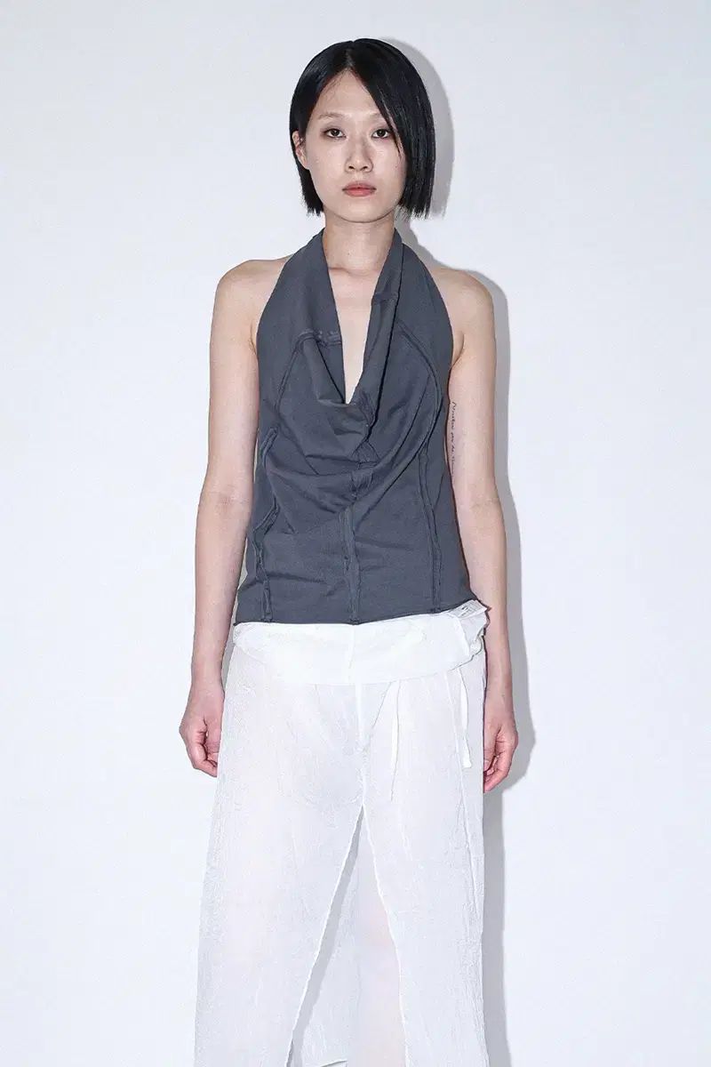 jaeshin マルチウェイシームホルタートップ