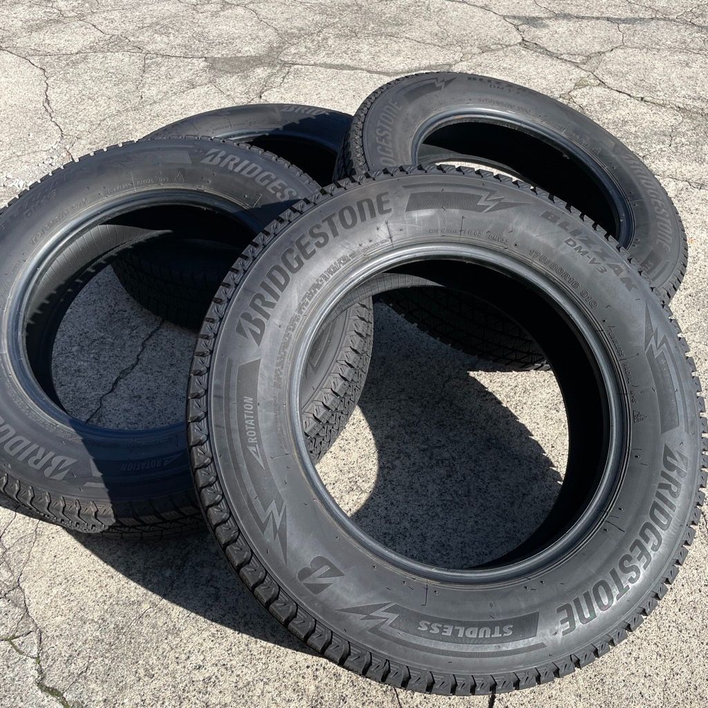 ジムニー スタッドレスDM V 3 2019年 4本 175 80 R 16
