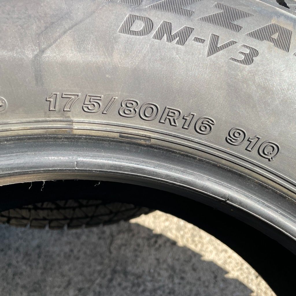 ジムニー スタッドレスDM V 3 2019年 4本 175 80 R 16
