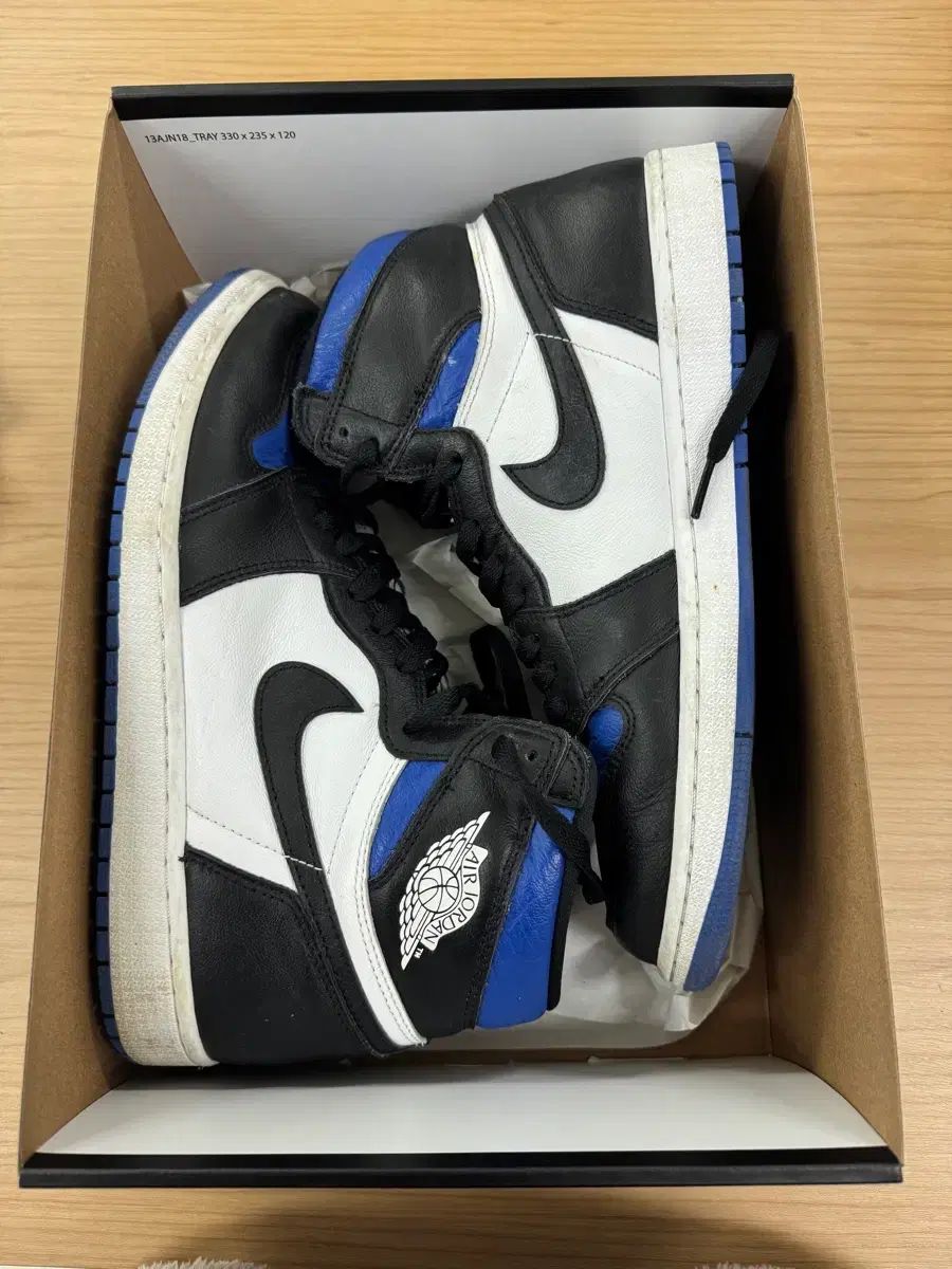 285 ジョーダン1 ハイ ロヤルトゥ