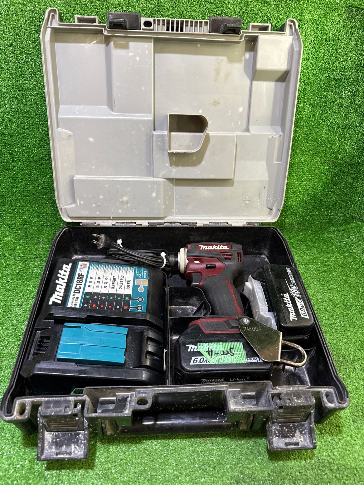 ｻ 225 マキタ TD 172 D 充電式インパクトドライバ 充電器 バッテリ ケース有 バッテリ充電回数 36 105回 ケース型番剝がれ有