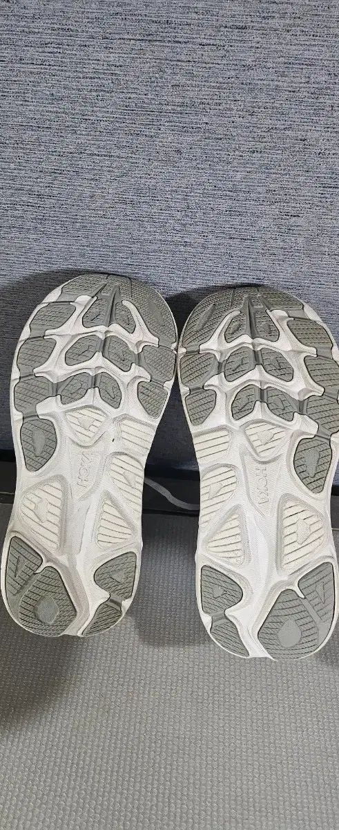 HOKA クリフトン10