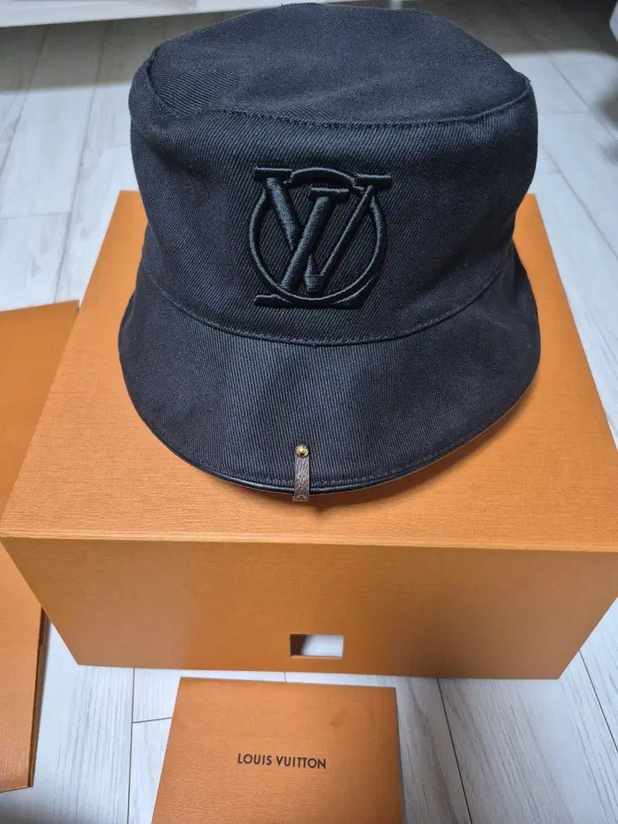 ルイヴィトン ネイビブラック バケットハット 帽子 フルセット 定価108万円