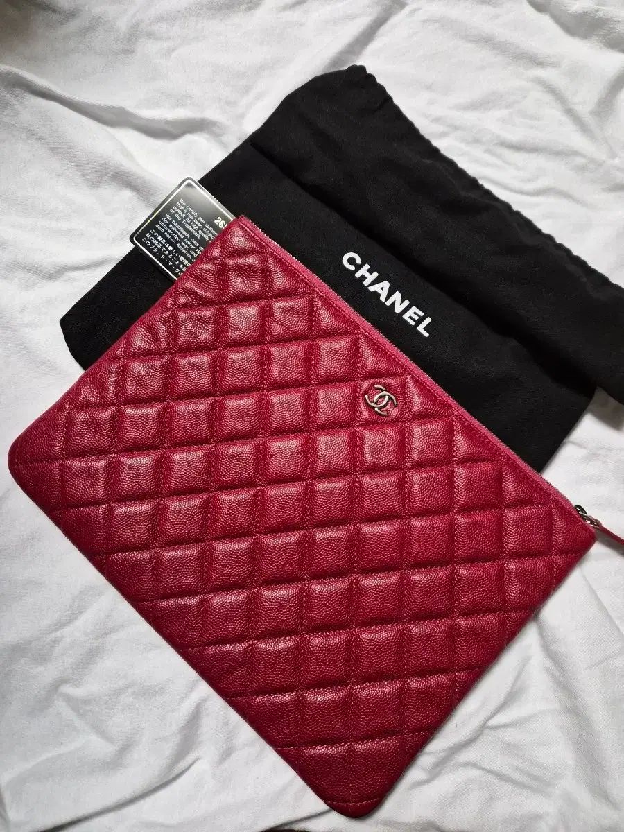 シャネル キャビア ミディアム クラッチバッグ