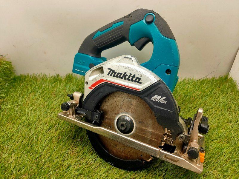 マキタ 充電式マルノコ18 V 刃径125 mm 切込47 鮫肌チップソー付 HS 475 DZ D Bluetooth搭載 本体のみ