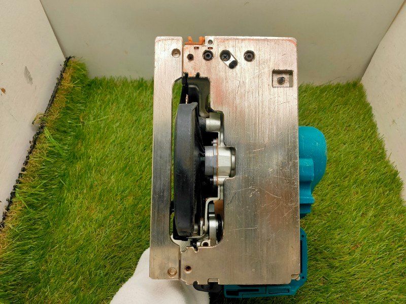  マキタ 充電式マルノコ18 V 刃径125 mm 切込47 鮫肌チップソー付 HS 475 DZ D Bluetooth搭載 本体のみ マルノコ 切断工具 切断機