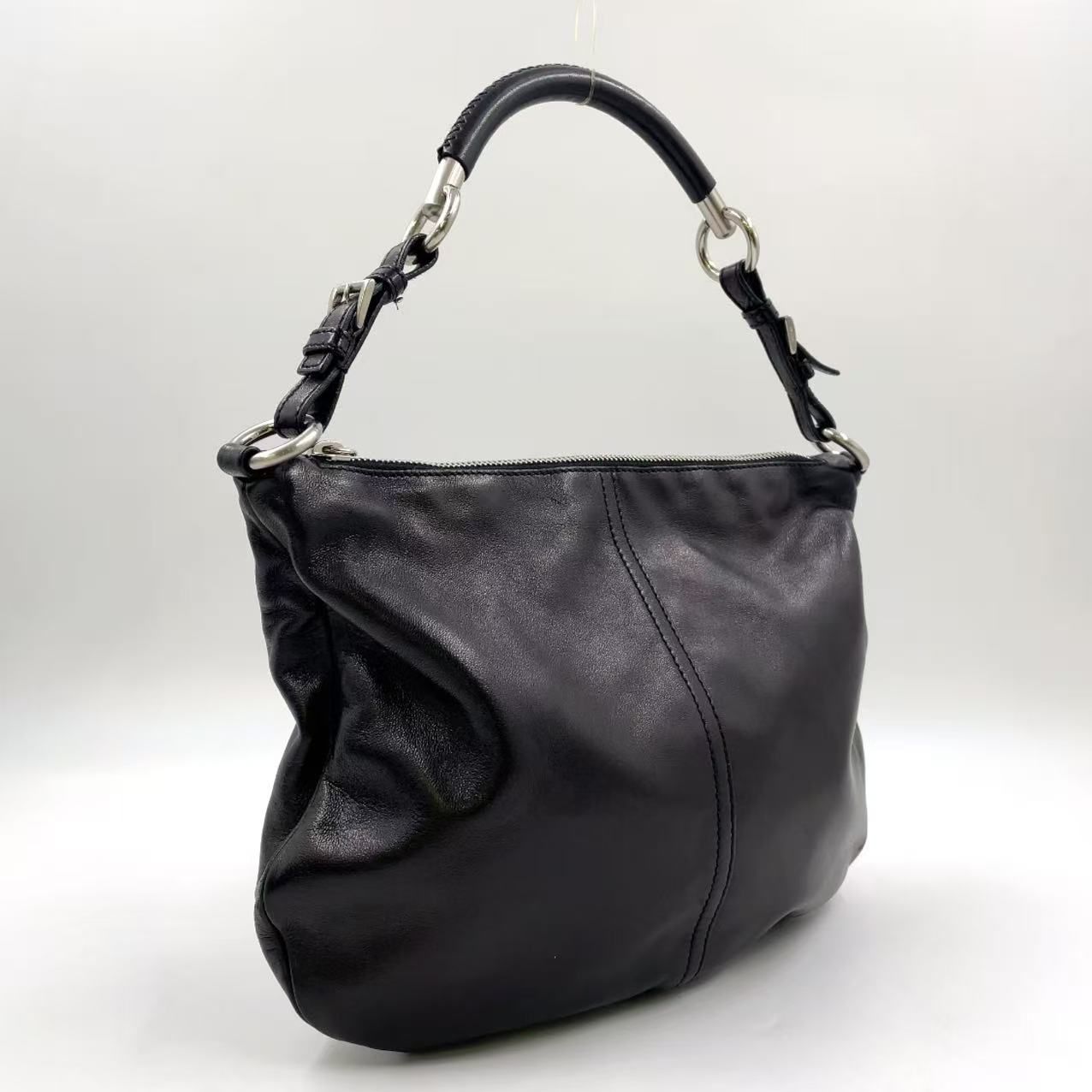 PRADA 三角ロゴプレート ワンショルダー レザー ブラック トートバッグ