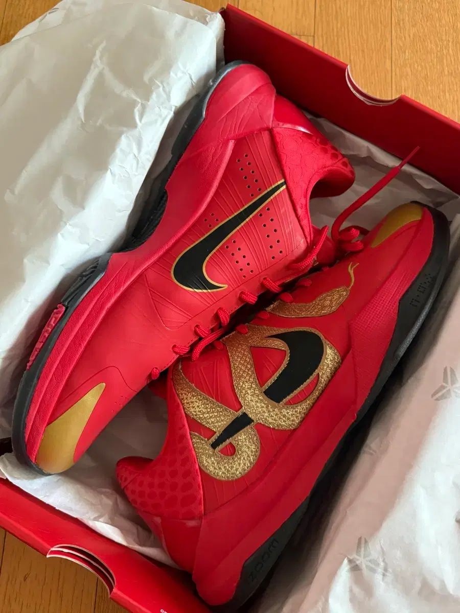 300 NIKE コービー 5 プロトロ イヤー OF THE 맘바 ユニバーシティ レッド