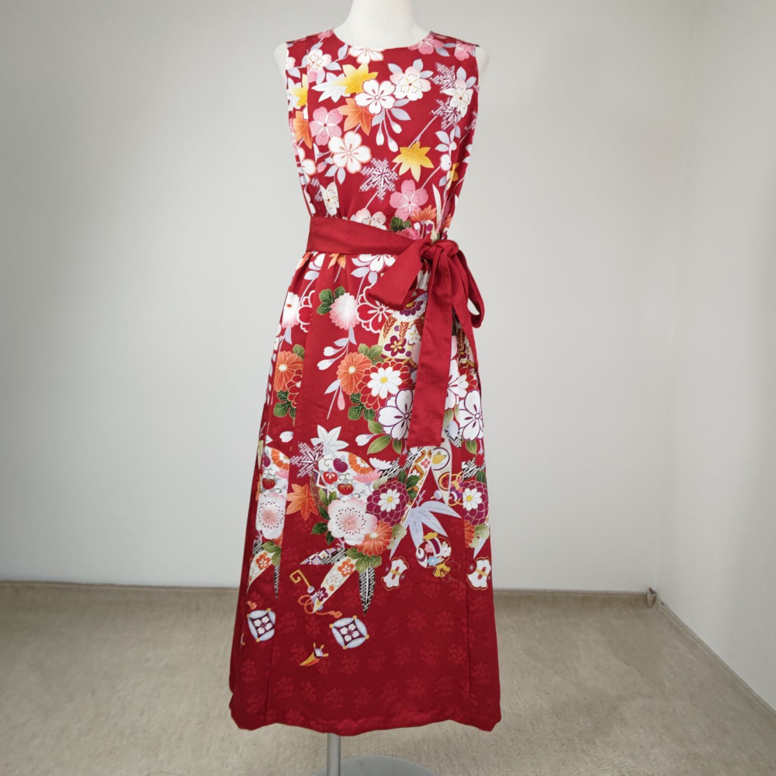 zunezune 振袖ドレス ノースリーブ 着物リメイクワンピース 赤 - メルカリ