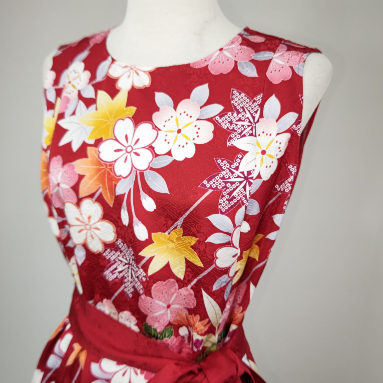 zunezune 振袖ドレス ノースリーブ 着物リメイクワンピース 赤 - メルカリ