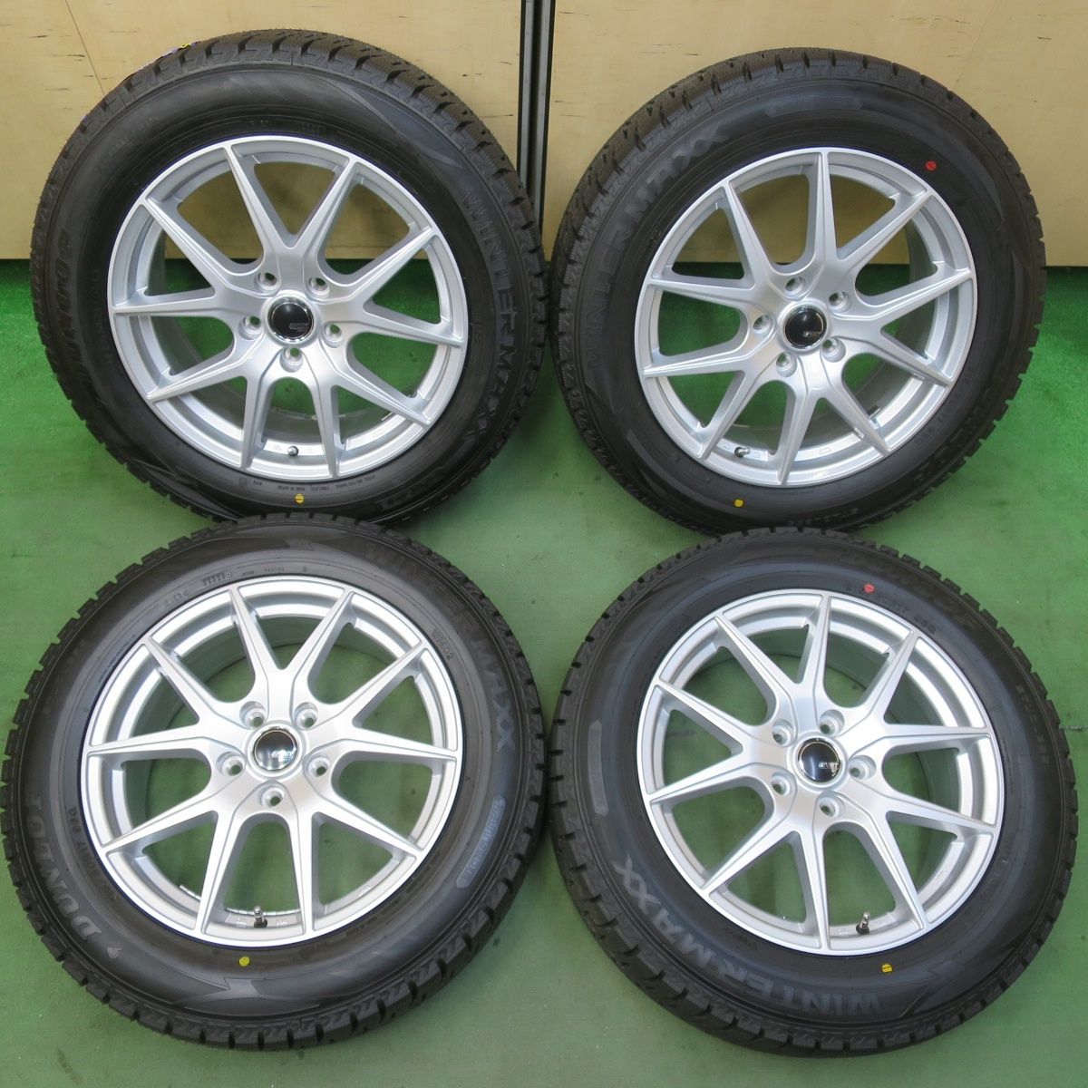 23年 スタッドレス 215 60 R 17 ダンロップ ウインターマックス WM 02 SPORT DAISY スポルト デイジー 17インチ PCD 114 3 5 H 5112409イス