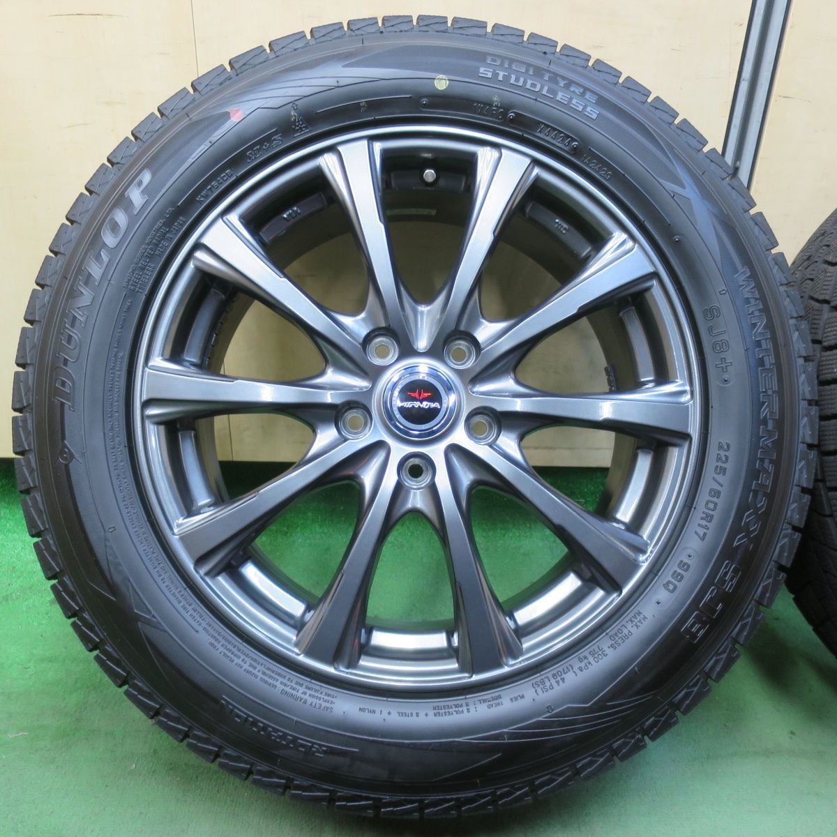 バリ溝 24年 キレイ ほぼ10分 スタッドレス 225 60 R 17 ダンロップ ウインターマックス SJ 8 AIRNOVA SB 10 エアノヴァ 17インチ PCD 114 3 5 H 5112401イス