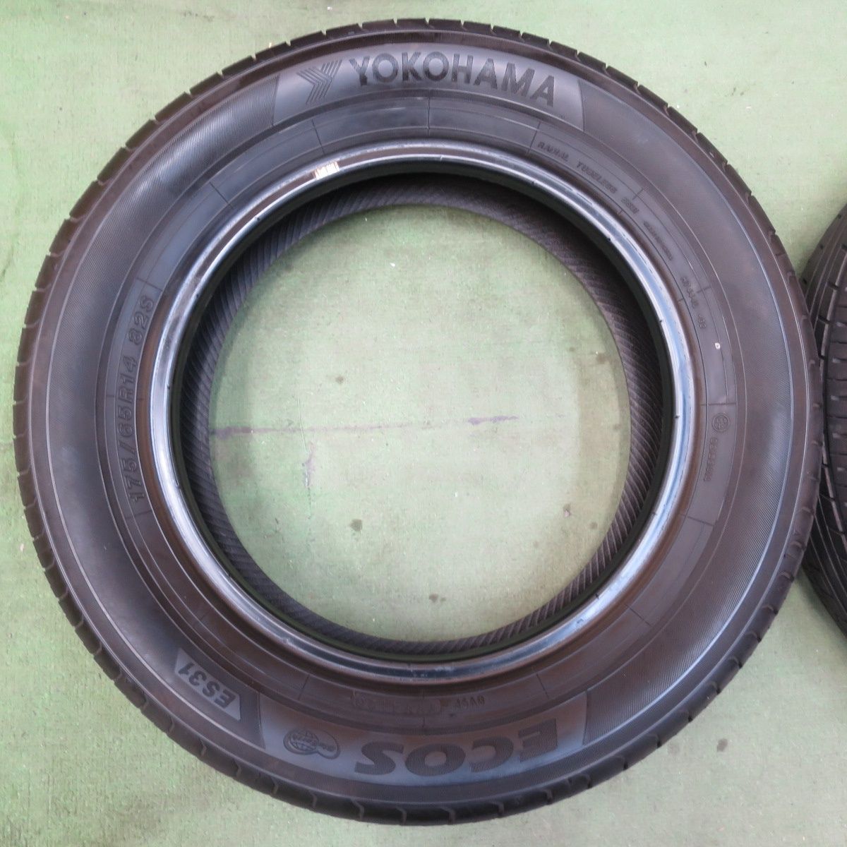  バリ溝 8 5分 175 65 R 14 ヨコハマ エコス ES 31 タイヤ 14インチ ノート フィット キューブ ヴィッツ 等 5112405イノタ 14インチ サマータイヤ ノーマルタイヤ