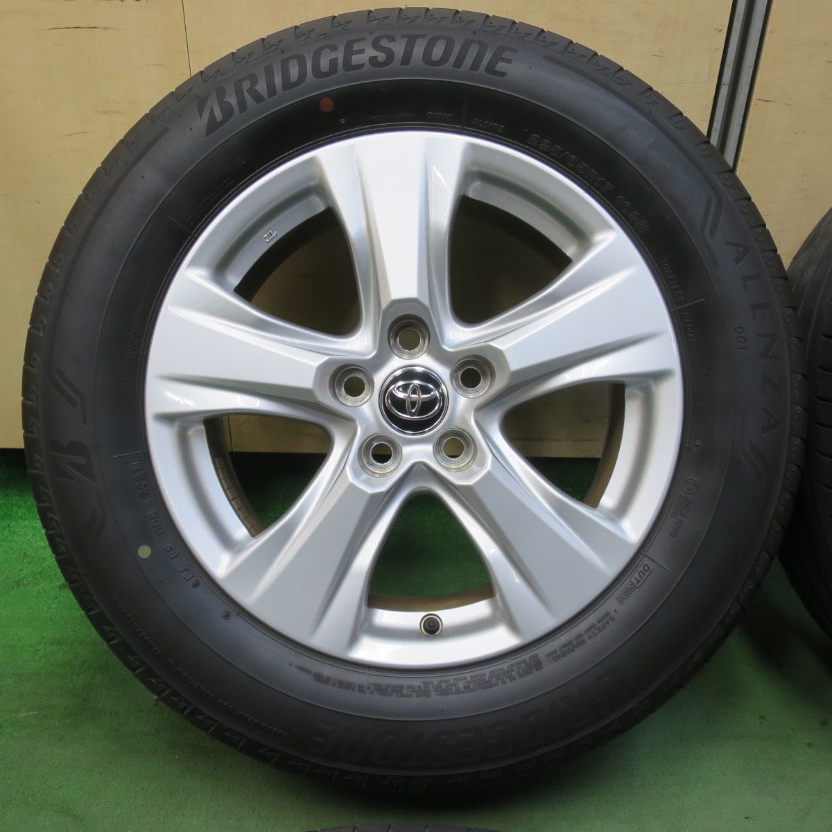 キレイ 21年 トヨタ 50系 RAV 4 225 65 R 17 ブリヂストン アレンザ 001 17インチ PCD 114 3 5 H 5112404イノ