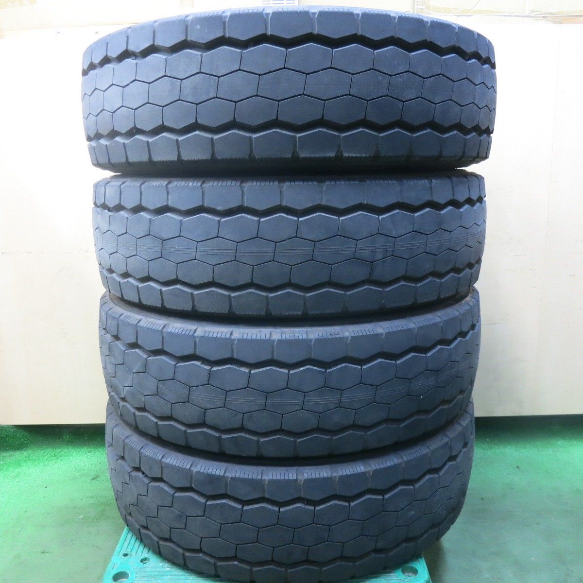 25年 トラック タイヤ 245 70 R 19 5 136 134 J ダンロップ エナセーブ SP 638 L オールシーズン 5インチ スタ