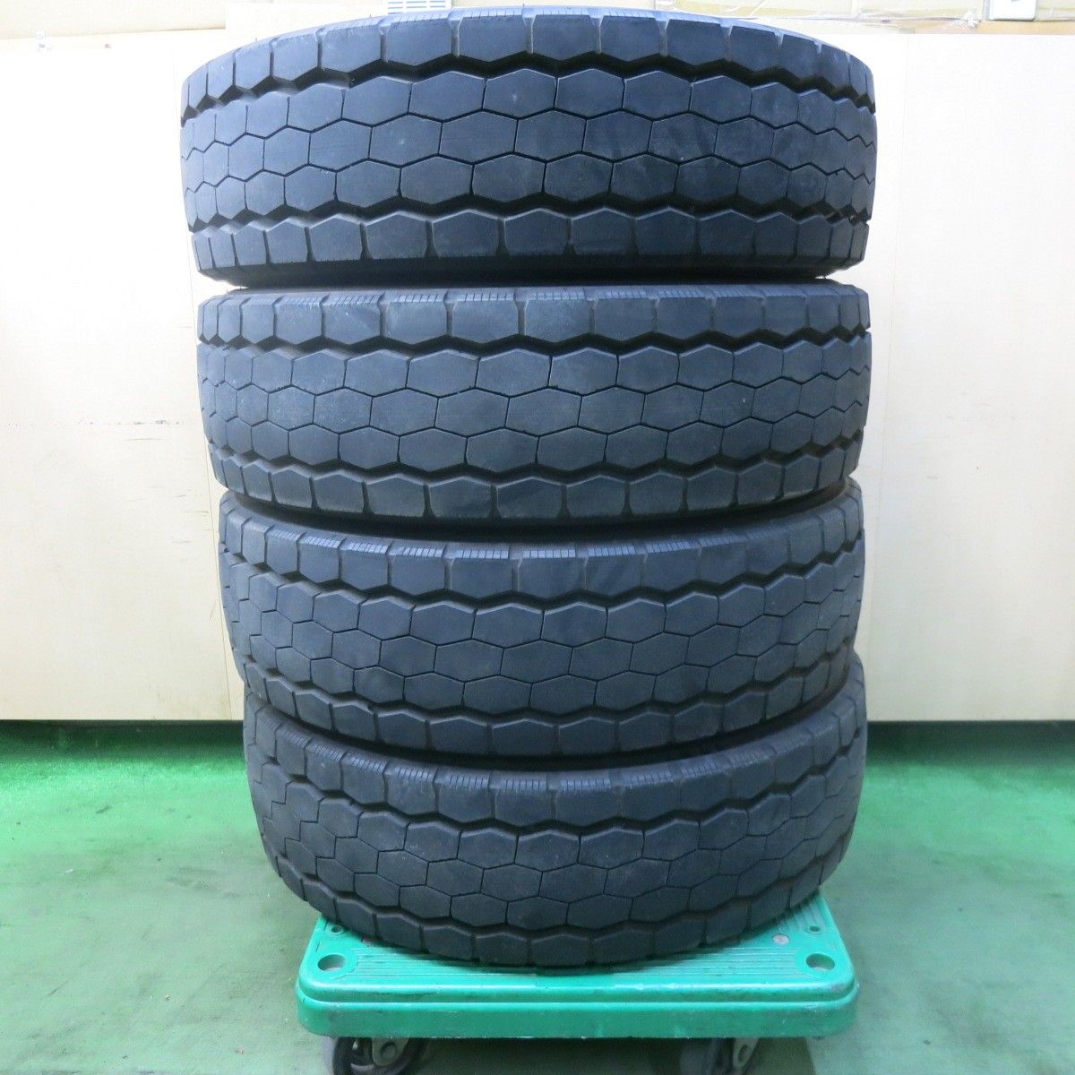 バリ溝 25年 9 5分 トラック タイヤ 245 70 R 19 5 136 134 J ダンロップ エナセーブ SP 638 L オールシーズン 5インチ スタ