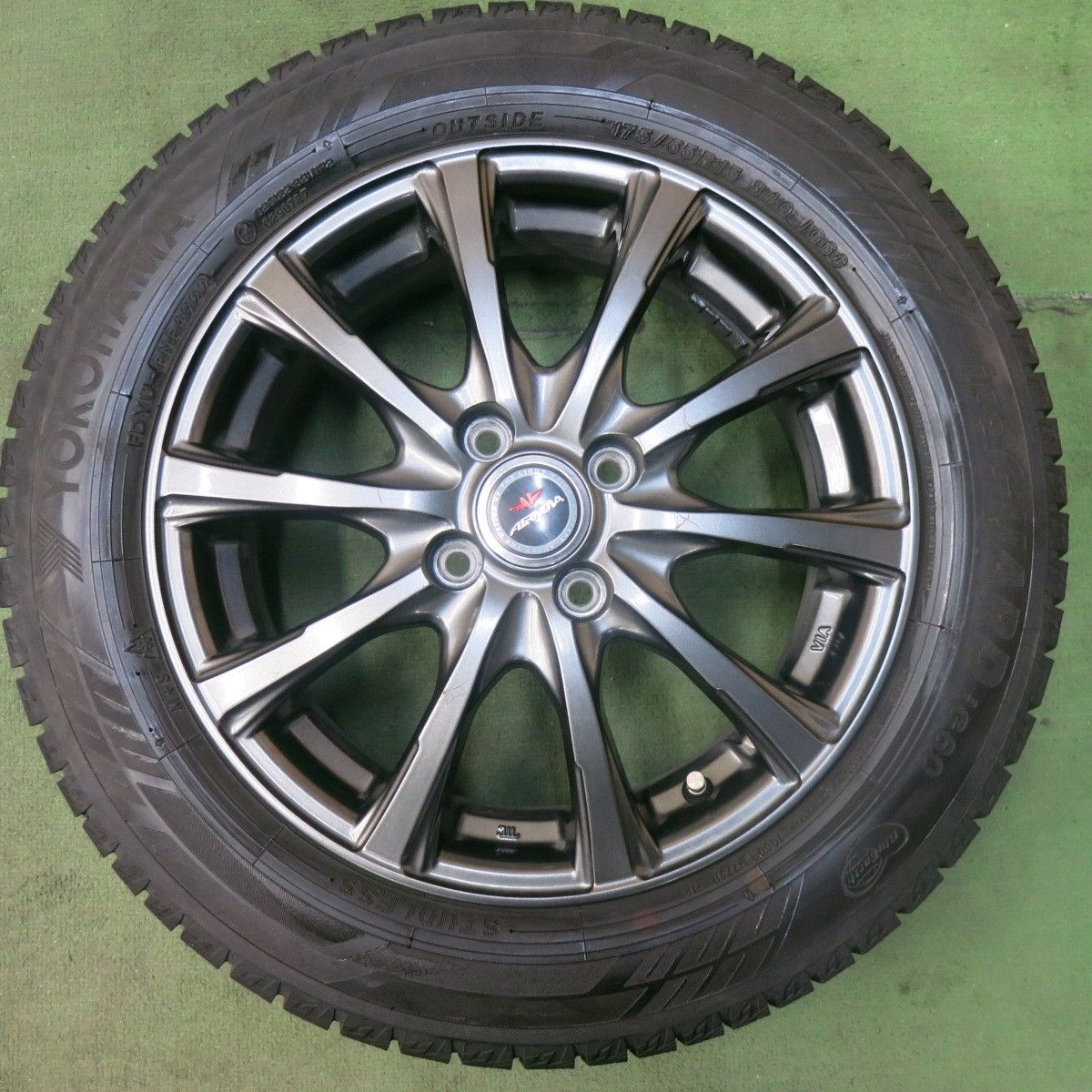 バリ溝！22年！8.5分☆スタッドレス 175/65R15 ヨコハマ アイスガード