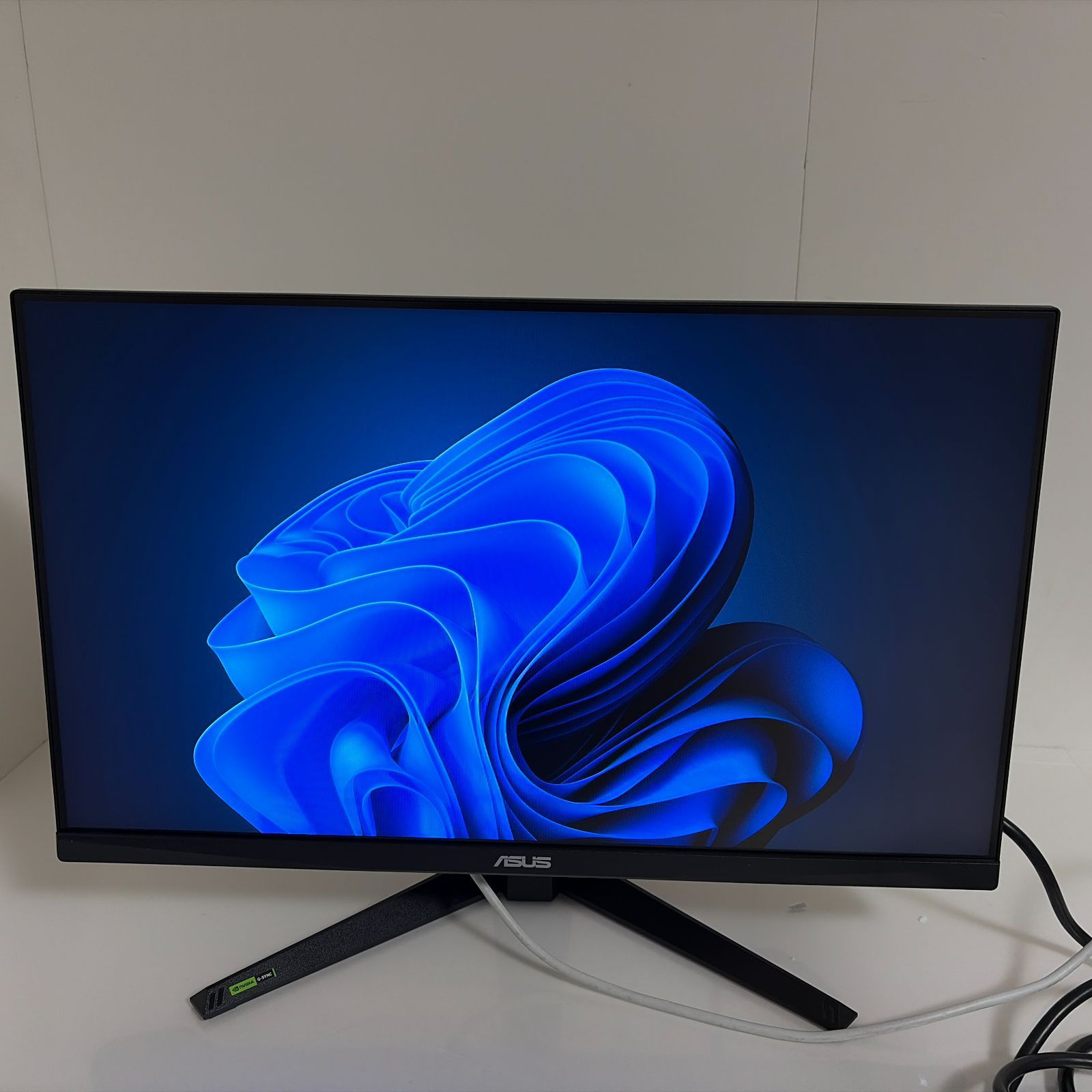 ASUS ゲーミングモニターTUF Gaming 23 8インチ