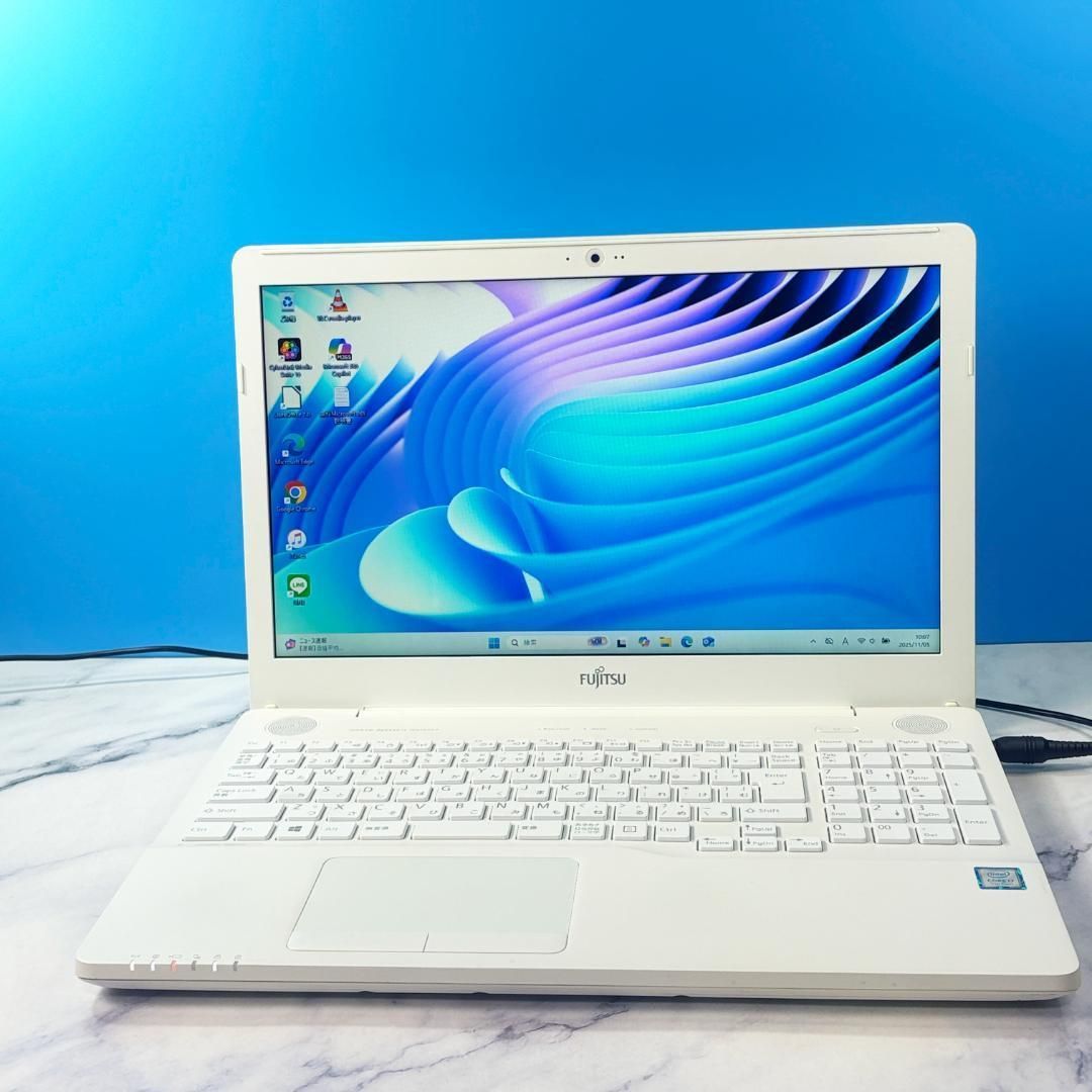 Corei7・16GB・SSD・DVDマルチ・Windows11・ホワイトノートパソコン