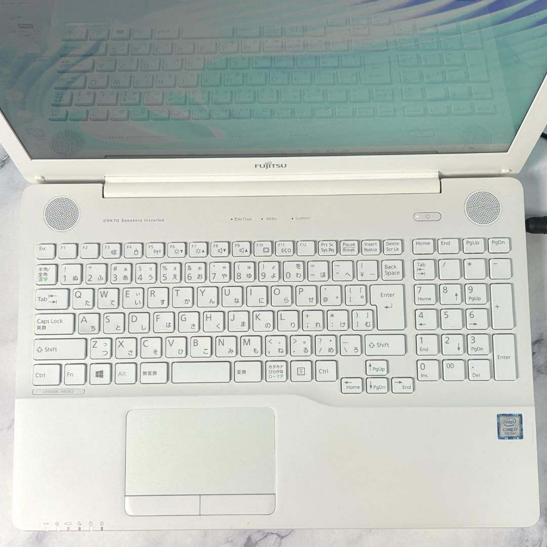 Corei7・16GB・SSD・DVDマルチ・Windows11・ホワイトノートパソコン