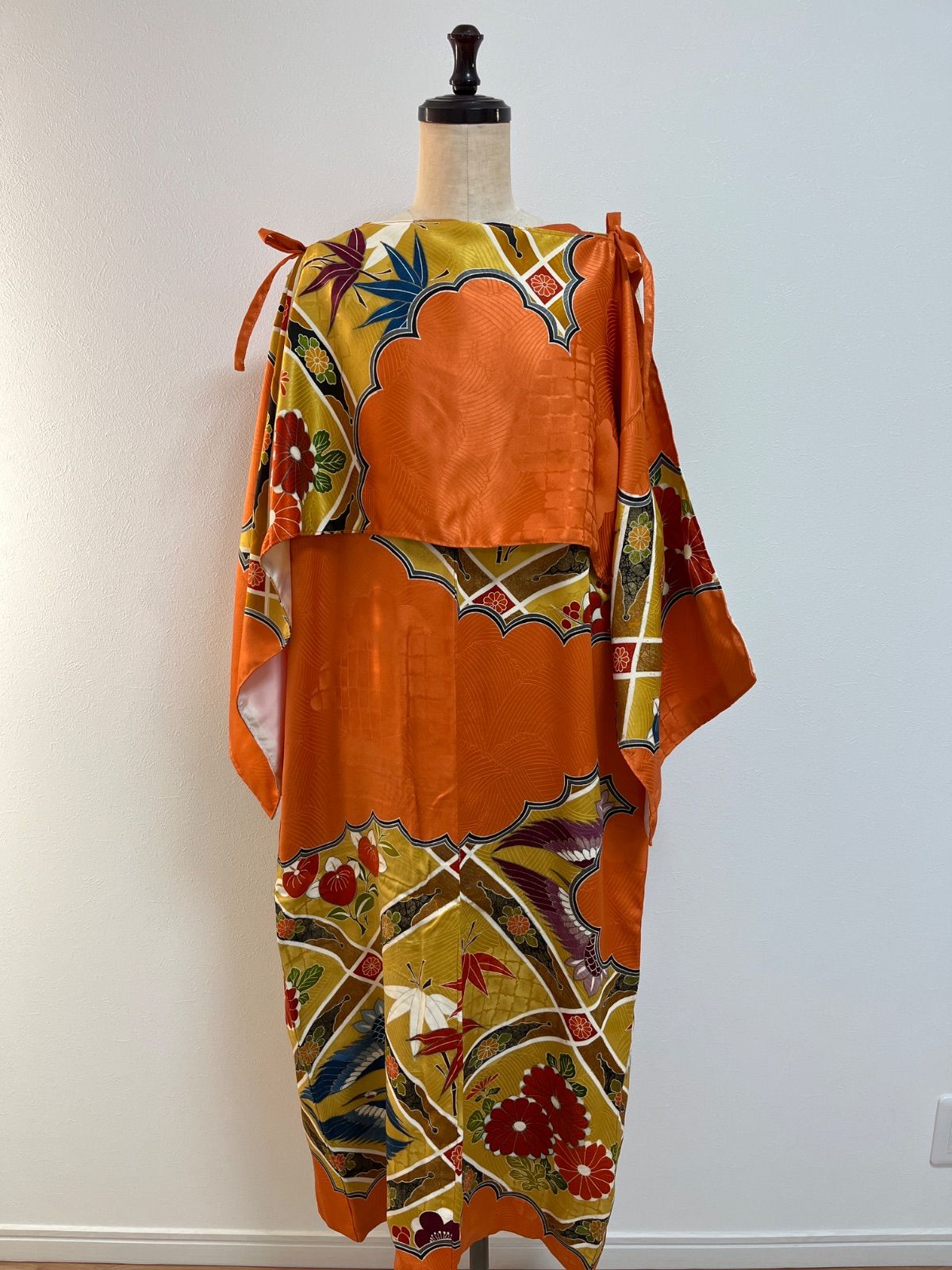 正絹着物リメイク 豪華刺繍 アレンジ ノースリーブ ショール付