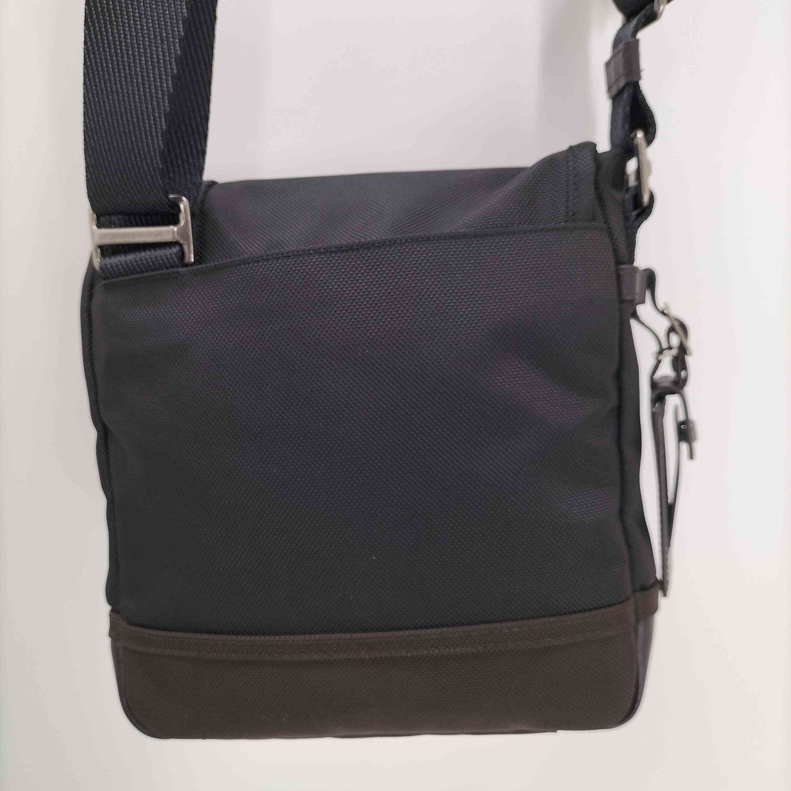 トゥミ TUMI KERBY CROSSBODY クロスボディ ショルダー バッグ メンズ