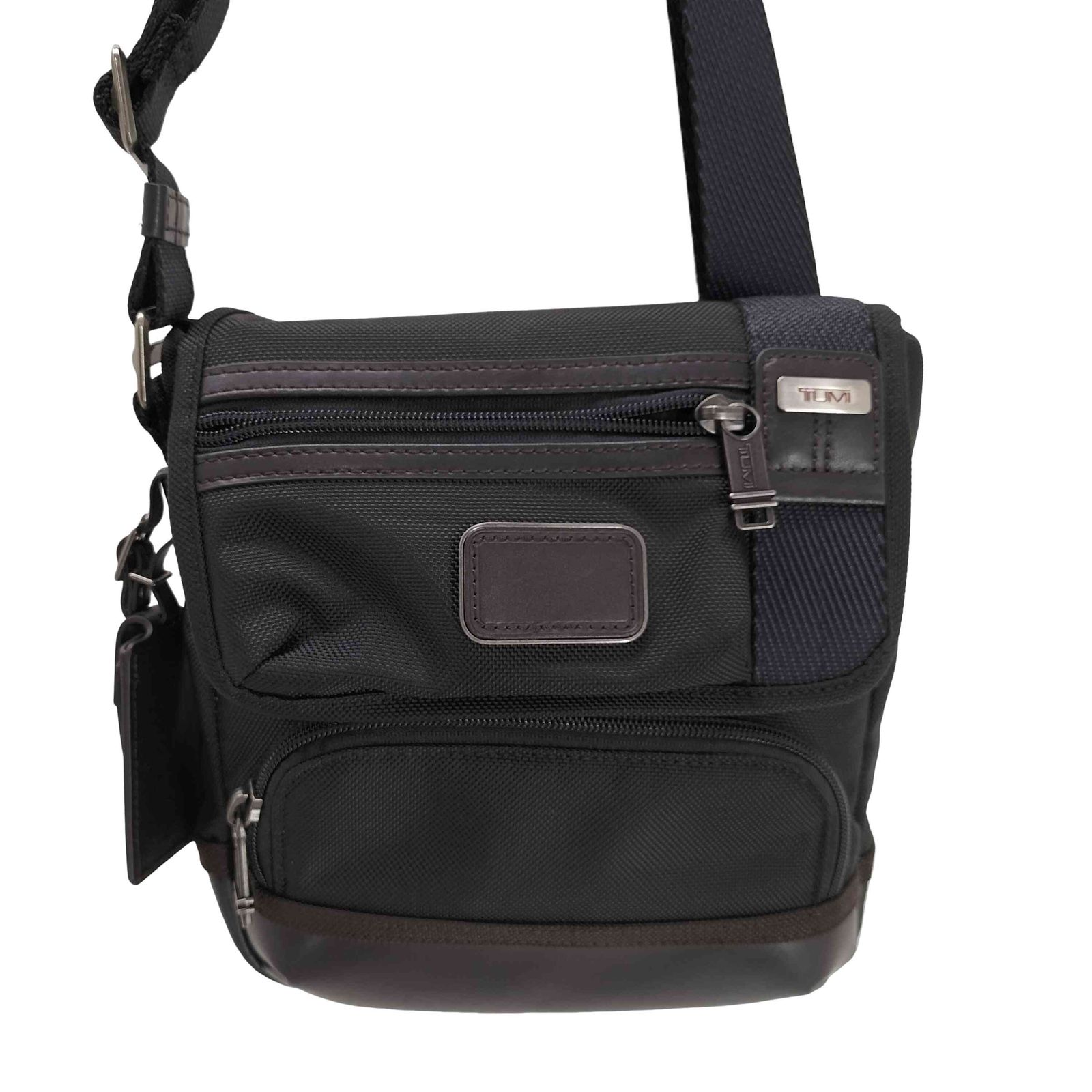 TUMI(トゥミ) KERBY CROSSBODY クロスボディ ショルダー バッグ メンズ 表記無 【中古】【ブランド古着バズストア】 トゥミ TUMI KERBY CROSSBODY クロスボディ ショルダー バッグ メンズ