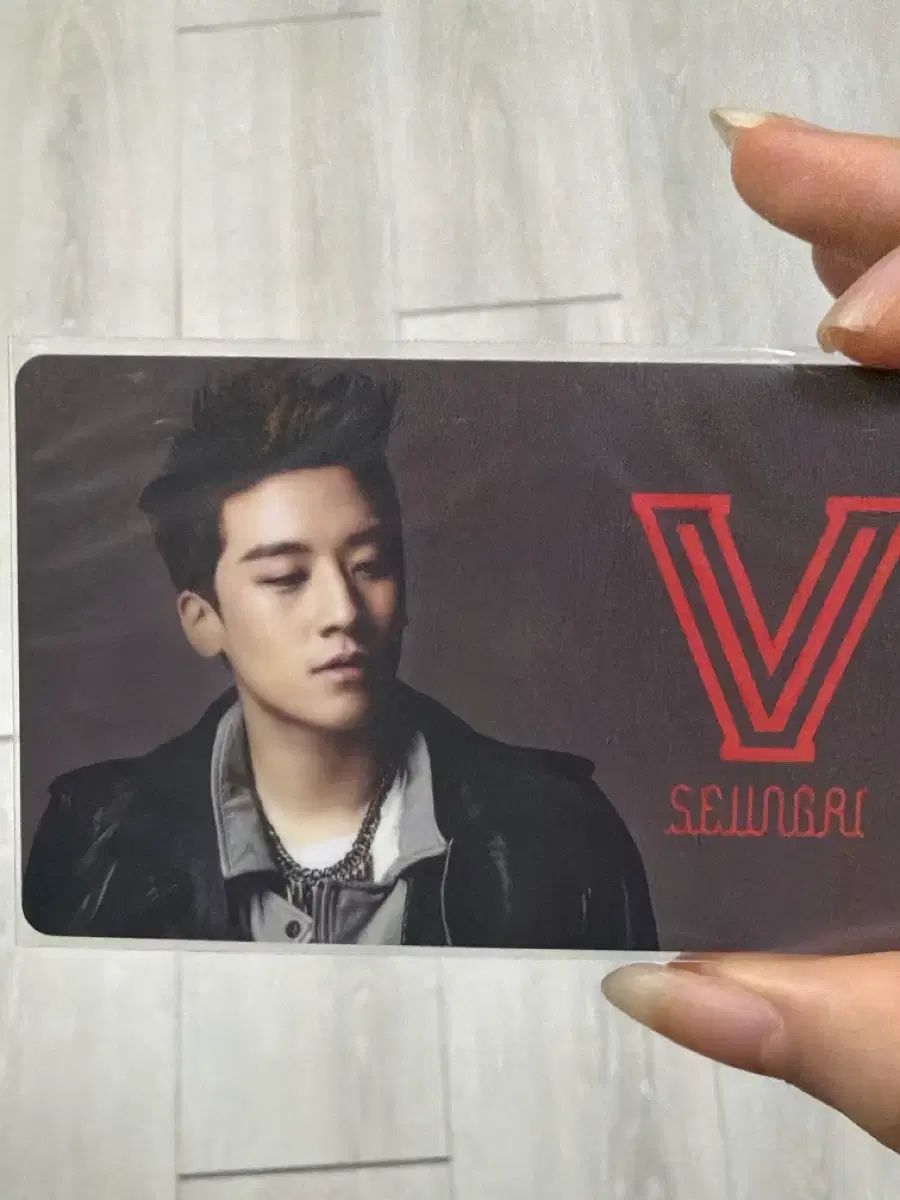 BIGBANG(ビッグバン) VI vvip サイン アルバム 出品 - メルカリ