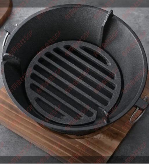  囲炉裏を囲んで茶室内のオーブンを煮る旧式暖房炭ストーブ鋳鉄炭ストーブ 七輪 バーベキュー 調理用品