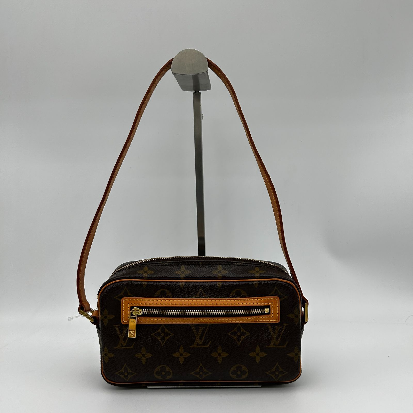 LOUIS VUITTON（ルイヴィトン）ポシェット・シテ Monogram バッグ