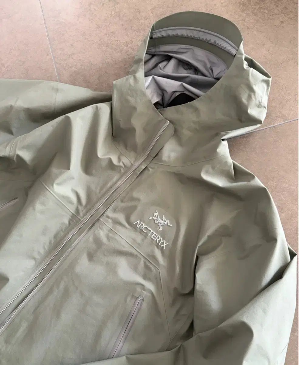  ARC TERYX アークテリクス ベータ M サイズ この価格では絶対 その他 アウター