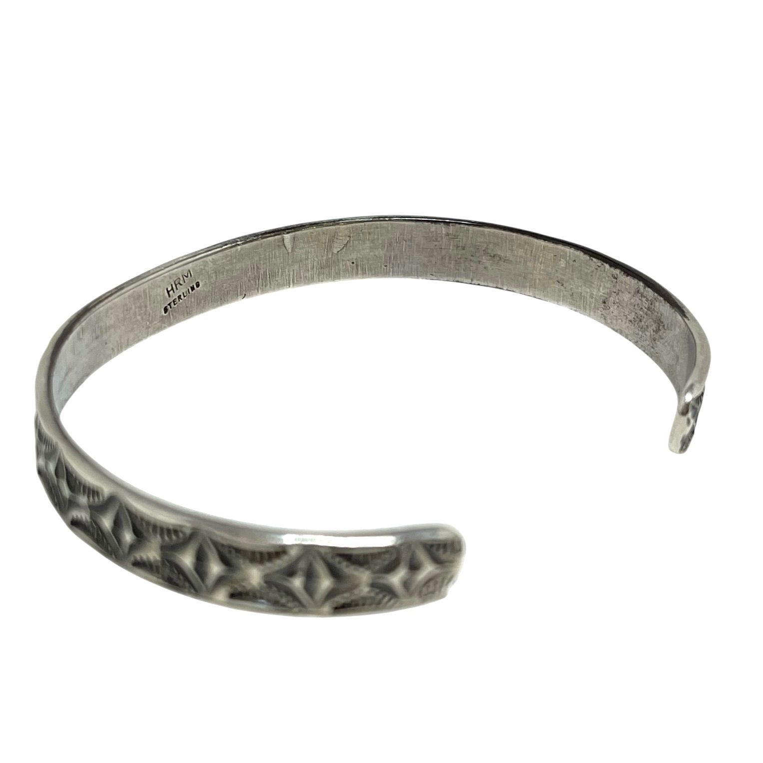 ナバホ族 （ヘンリー マリアーノ作）HRM SVバングル - メルカリ