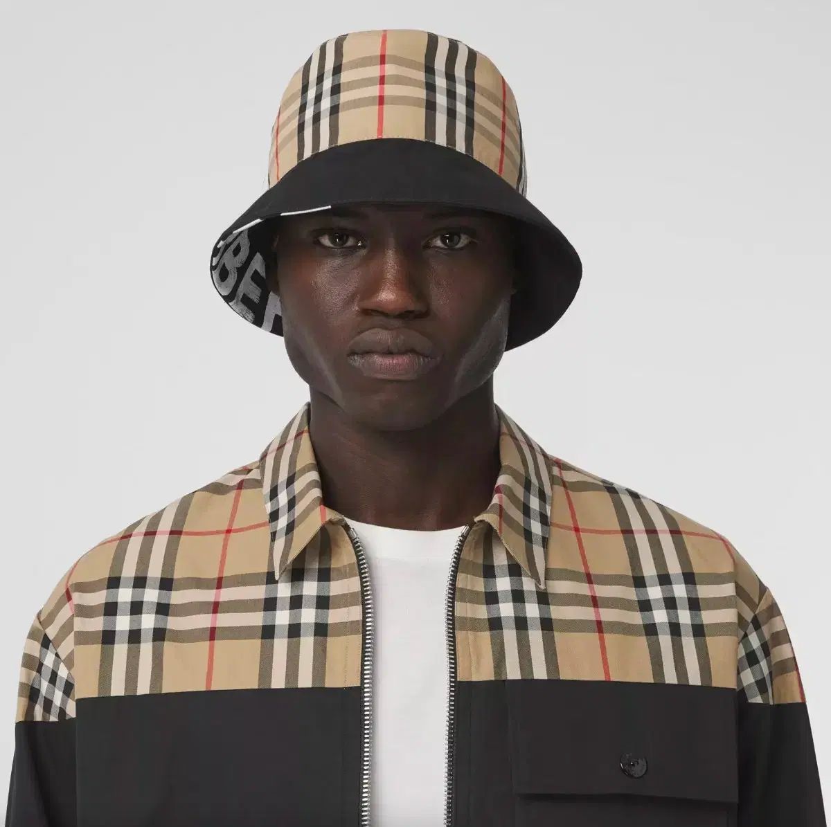 バーバリー リバーシブル ロゴ バケットハット - メルカリ