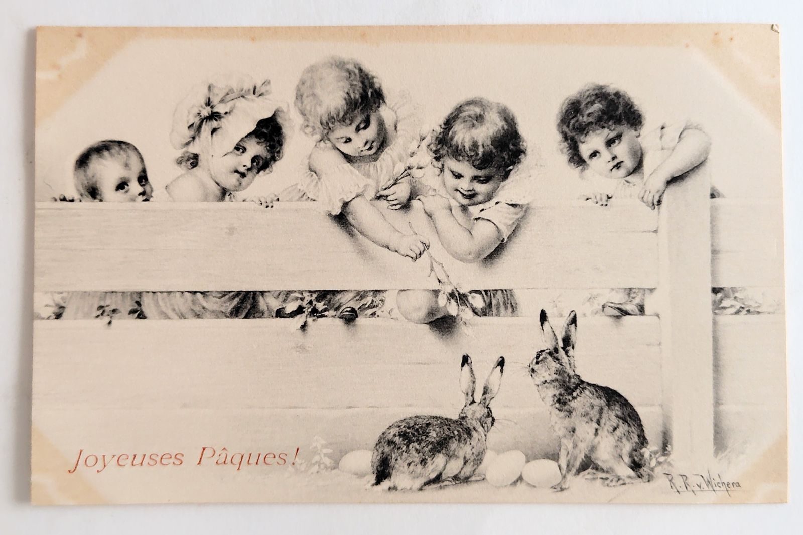 M.M. Vienne フェンスの向こうの春 ― 子どもたちと二羽のイースター