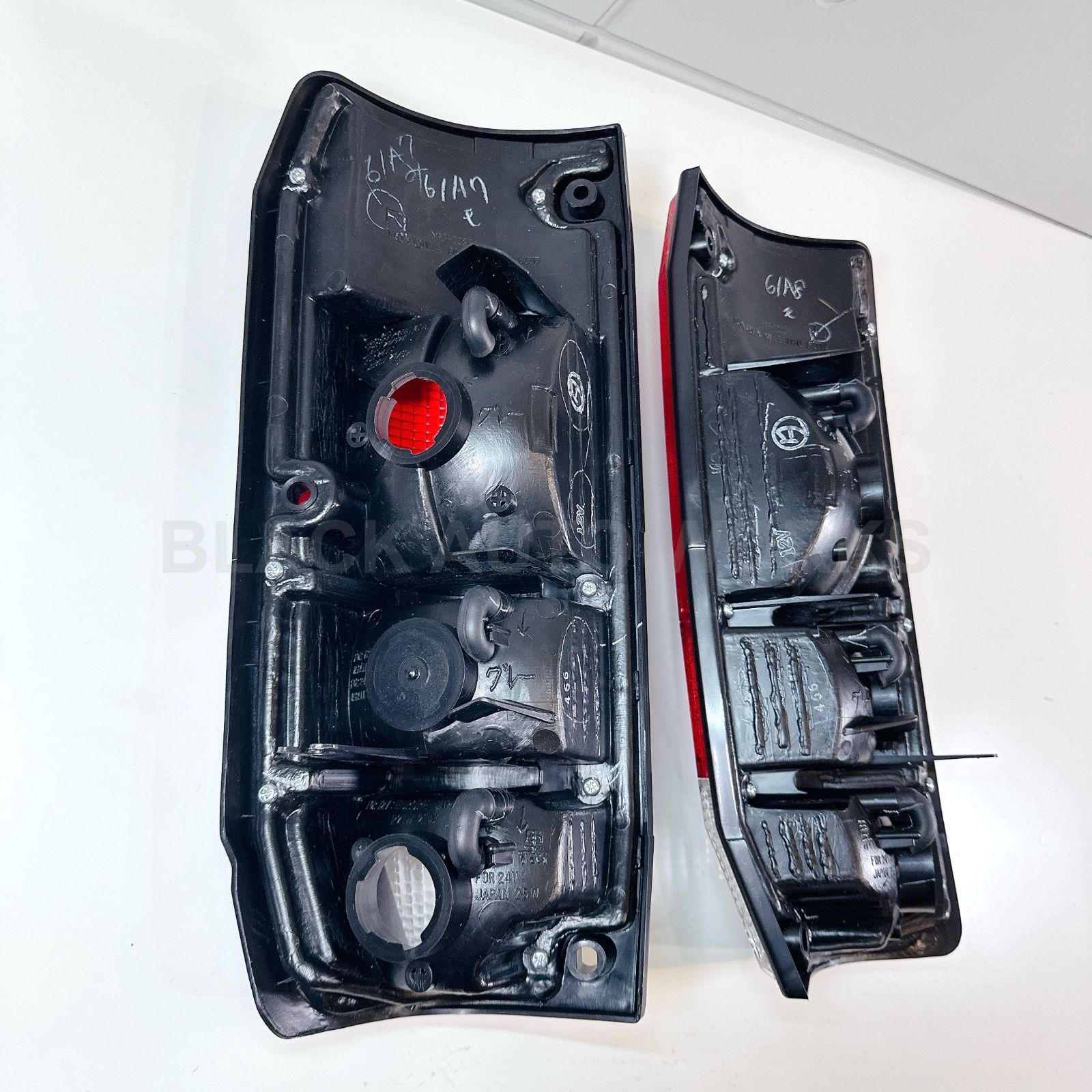 トヨタ純正品】再再販 ランクル70 テールランプ ハーネス付き GDJ