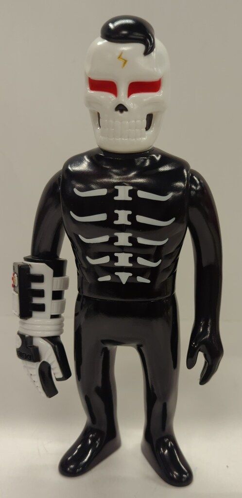 PUNKDRUNKERS SKULLTOYS GUY2 ガイツ 黒成型/グローブ顔骨白 - メルカリ