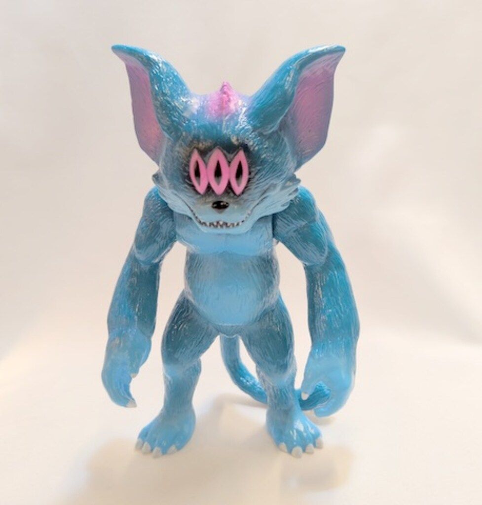 ART JUNKIE 暴力猫 バイオレントキャット (水色成型/緑/ピンク) - メルカリ