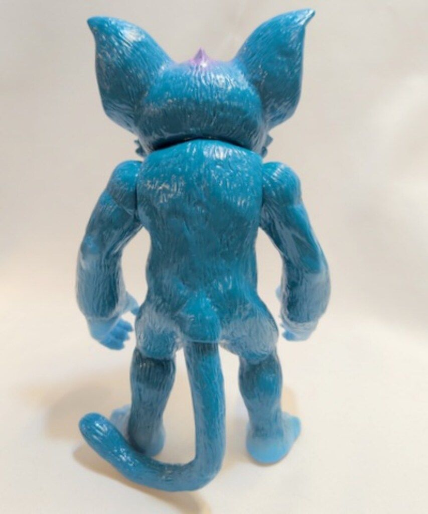 ART JUNKIE 暴力猫 バイオレントキャット (水色成型/緑/ピンク) - メルカリ