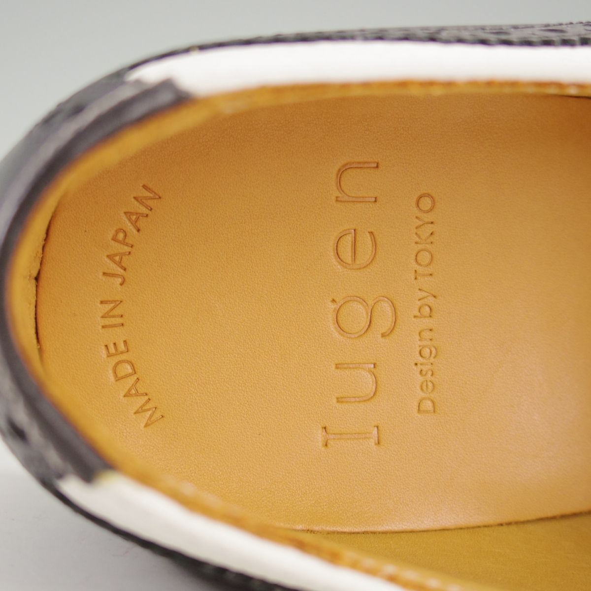  Iugen イウゲン SIZE 6 5 定価 44 000 ローファー IG 202 スリッポン カーフ グレインレザー 黒 白 メンズ o 147 ローファー ブーツ 革靴