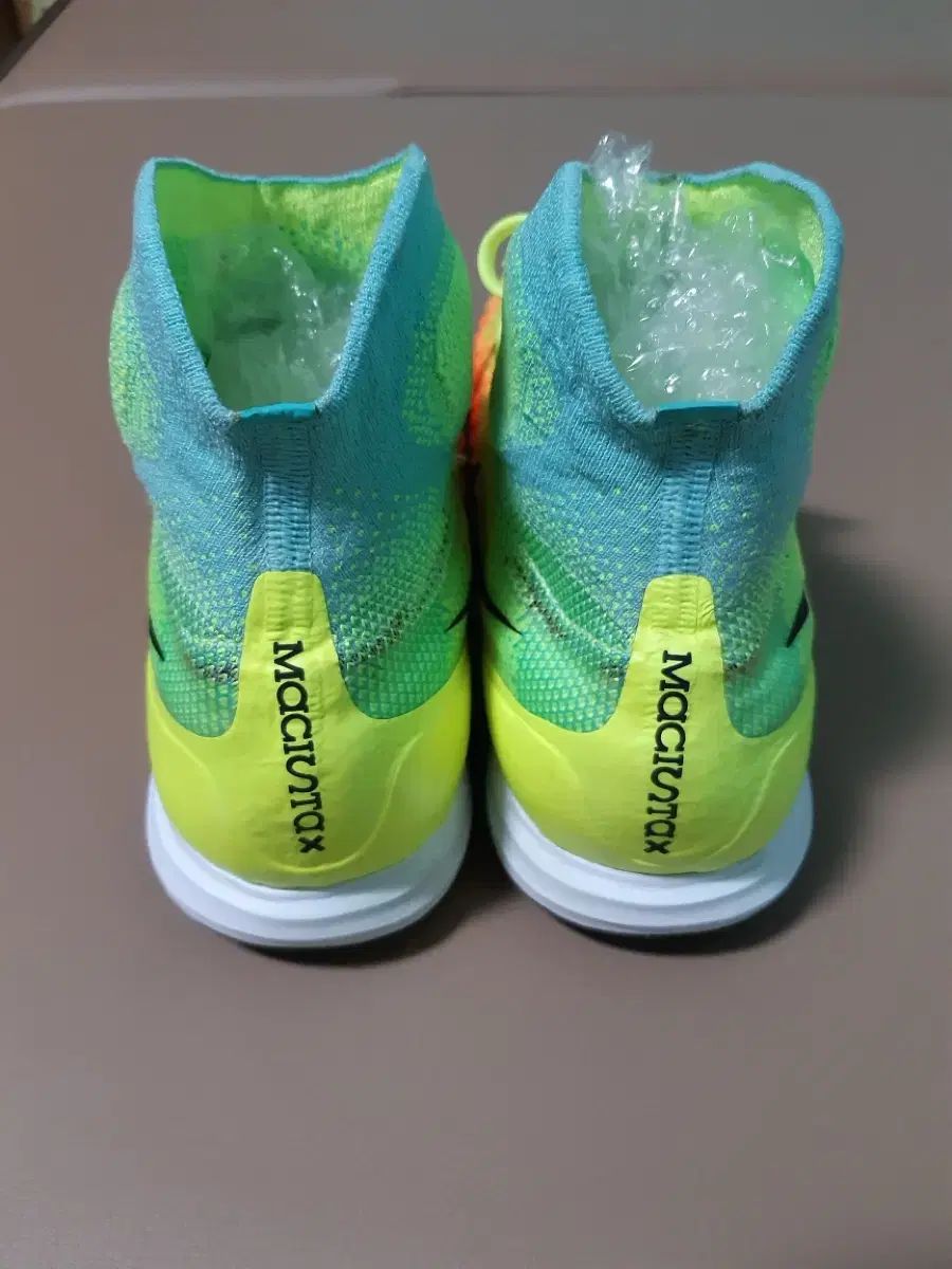 NIKE サッカーシューズ マジスタ プロキシモ2 インドア ランニング