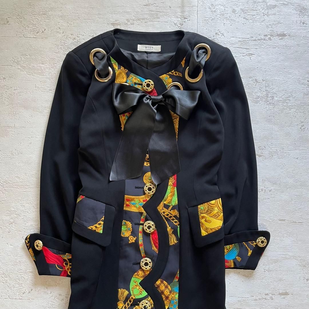 昭和レトロ豪華スカーフ柄×黒ワンピース 金ボタン リボン付き 昭和バブリー風