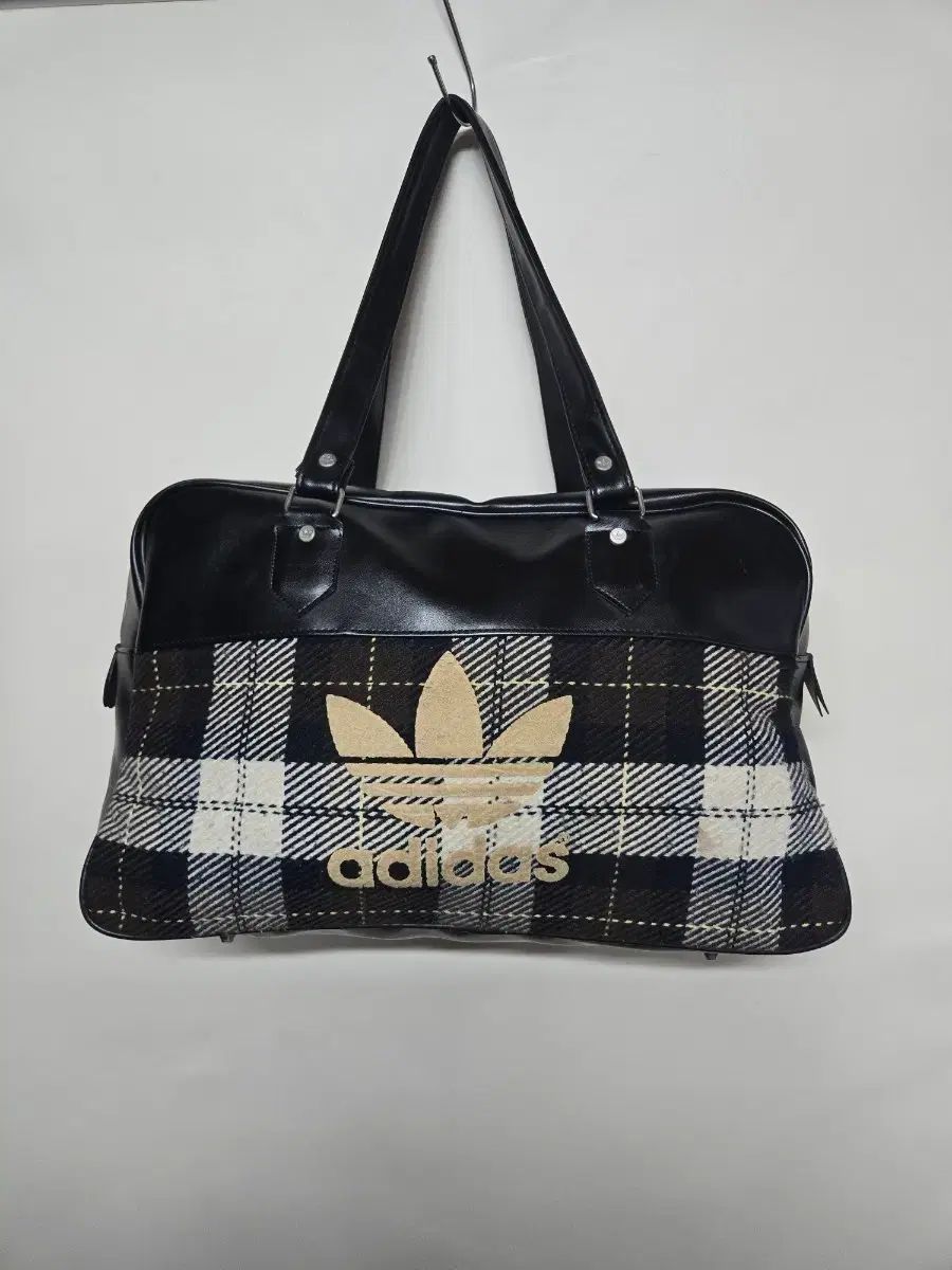 adidas チェック柄 キャディバッグ　アディダス アディダス チェック柄 トートバッグ - メルカリ