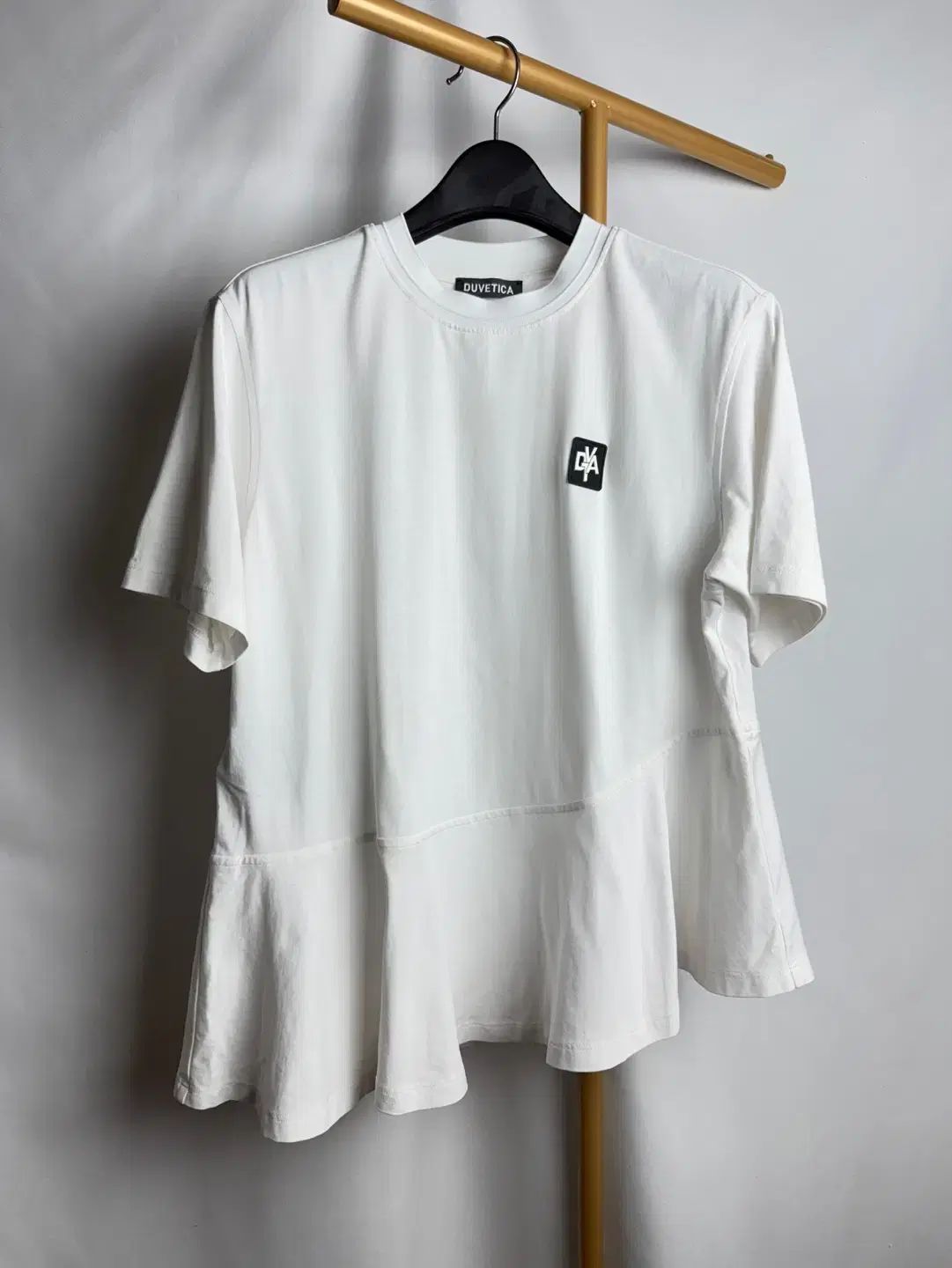 40 size デュベティカ アルチョーネ フリル Tシャツ