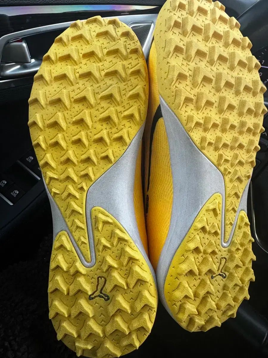 プーマ ウルトラ アルティメット TF